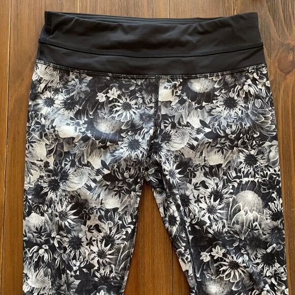 LULULEMON Run Inspire Crop II W6B70S Size 4 - Picture 4 of 9
